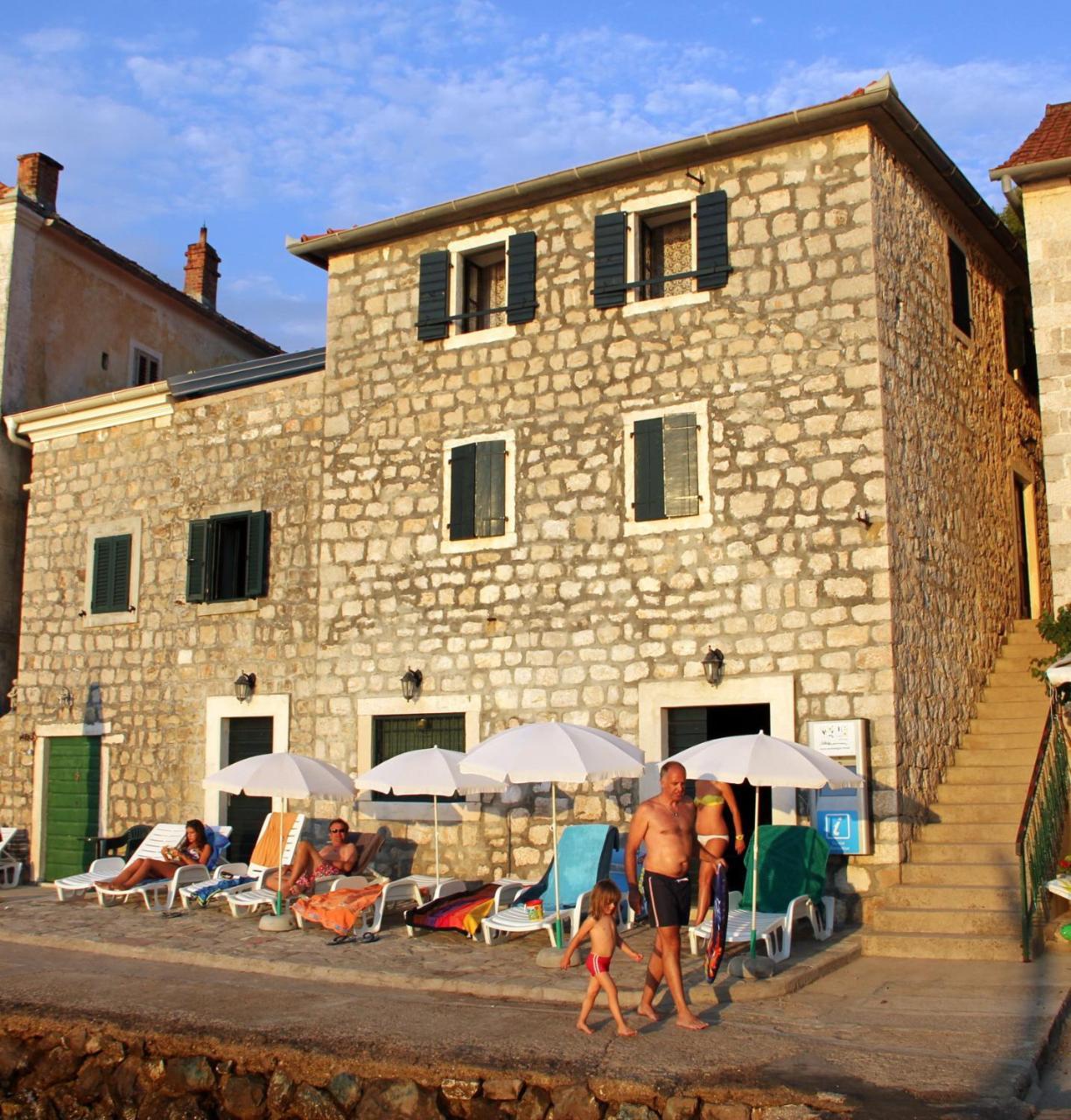Rose - Apartmani Janovic Luštica Luaran gambar